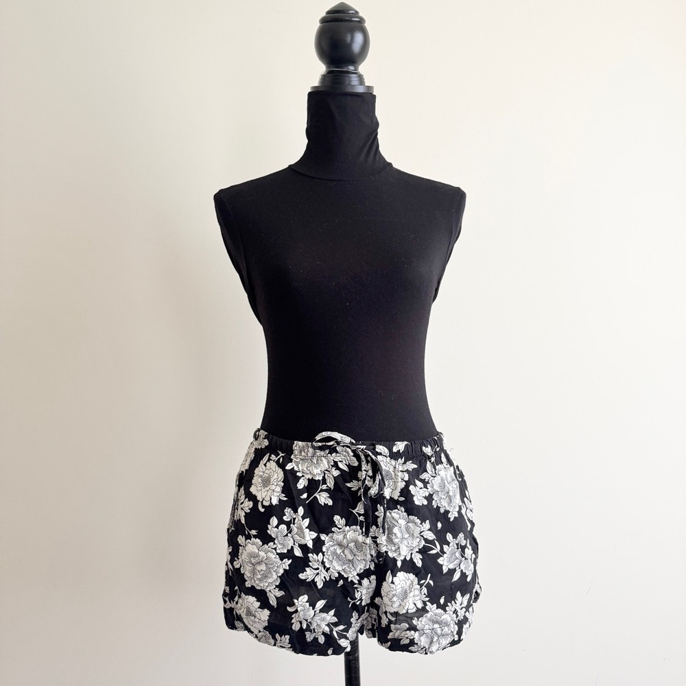 Vintage Brandy Melville Floral Print Shorts - One Size - Black & White - Picture 1 of 4